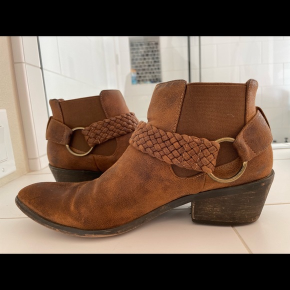 Qupid Brown Vegan Leather Ankle Boots - Picture 6 of 7